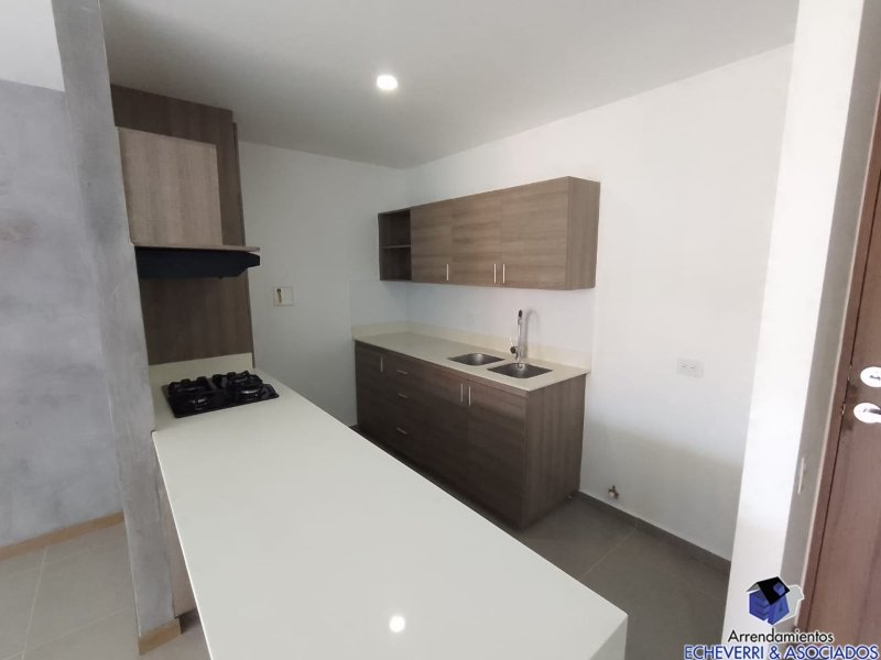 Apartaestudio disponible para Arriendo en Envigado Loma Del Escobero Foto numero 1