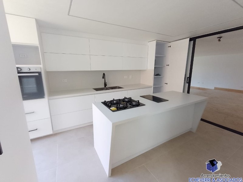 Casa disponible para Arriendo en Medellín La Calera Foto numero 1