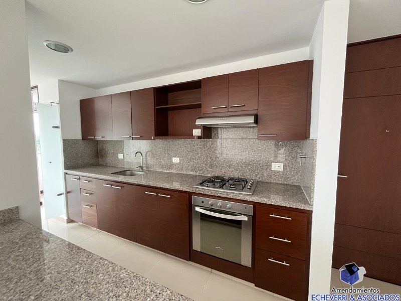 Apartamento disponible para Arriendo en Envigado Cumbres Foto numero 1