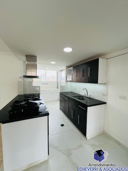 Apartamento disponible para Arriendo en Medellín Loma Los Parra Foto numero 1