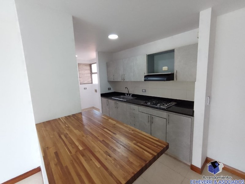 Apartamento disponible para Arriendo en Envigado con un valor de $3,800,000 código 8037