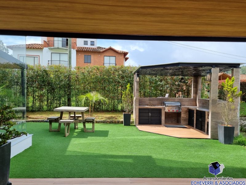 Casa disponible para Ambos en Envigado Loma Del Escobero Foto numero 1