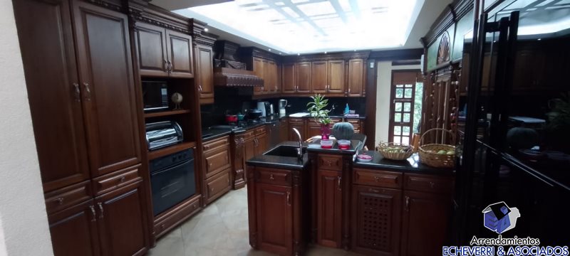 Casa disponible para Venta en Medellín El Poblado Foto numero 1