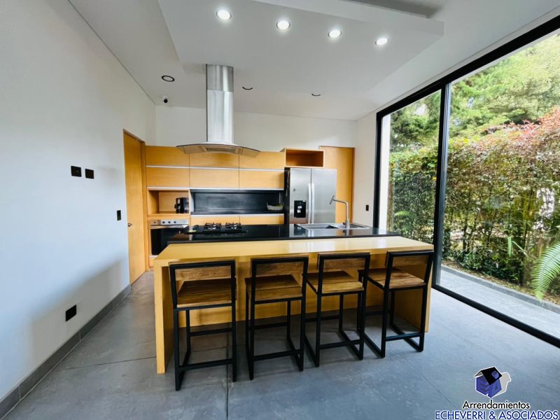 Casa disponible para Ambos en Envigado Loma Del Escobero Foto numero 1