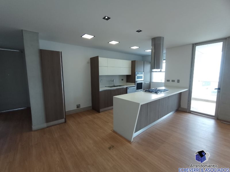 Apartamento disponible para Arriendo en Medellín Los Balsos Foto numero 1