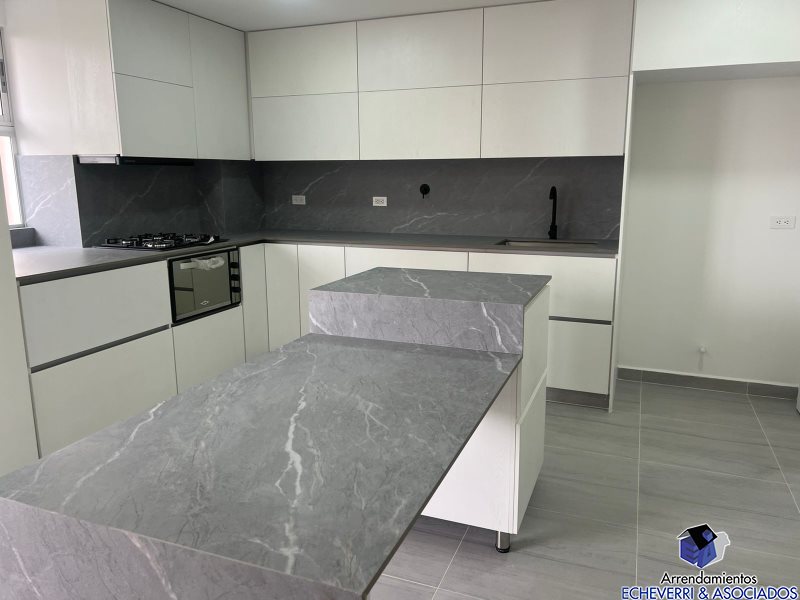 Apartamento disponible para Ambos en Envigado Zuñiga Foto numero 1