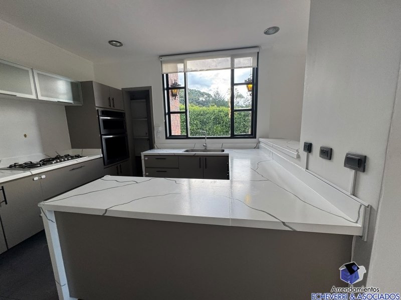 Casa disponible para Venta en Rionegro Llanogrande Foto numero 1