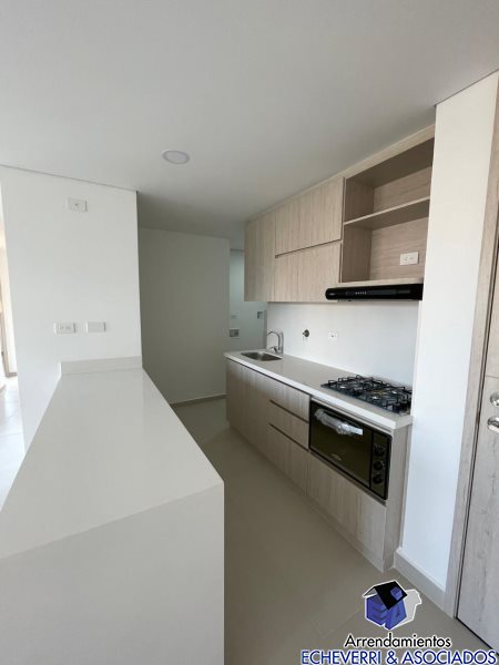 Apartamento disponible para Arriendo en Envigado con un valor de $3,900,000 código 7700