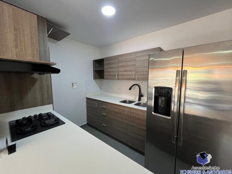 Apartaestudio disponible para Arriendo en Envigado Loma Del Escobero Foto numero 1