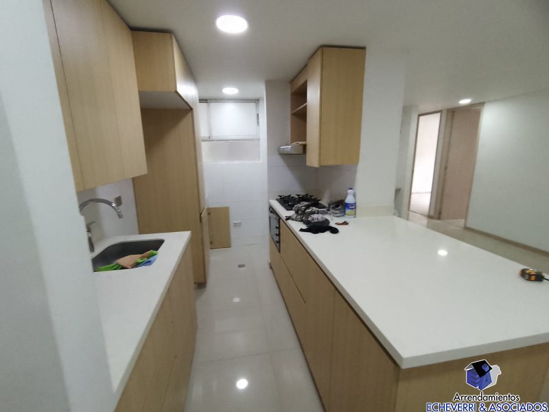 Apartamento disponible para Arriendo en Envigado con un valor de $3,500,000 código 7843