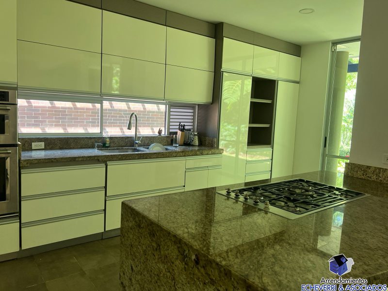 Casa disponible para Venta en Envigado El Chocho Foto numero 1