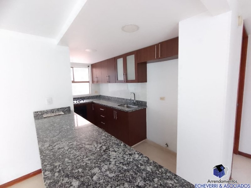 Apartamento disponible para Arriendo en Envigado con un valor de $3,700,000 código 8012