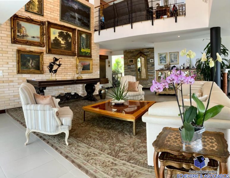 Casa disponible para Venta en Envigado Loma Del Escobero Foto numero 1