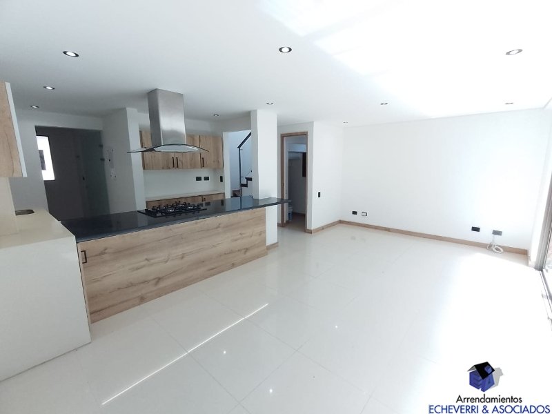 Casa disponible para Arriendo en Envigado El Chocho Foto numero 1
