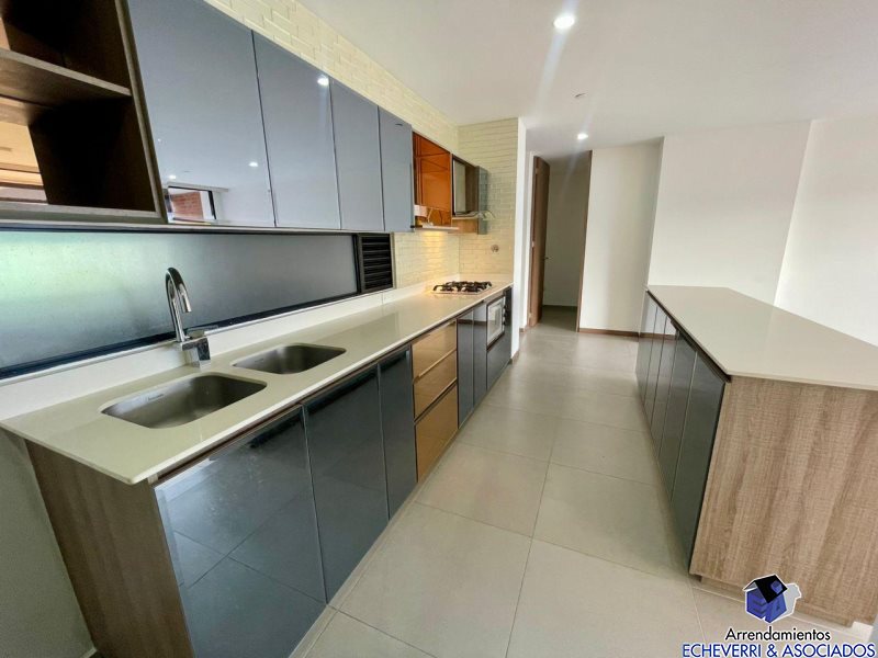 Apartamento disponible para Ambos en Envigado con un valor de $6,000,000 - $1,150,000,000 código 7501