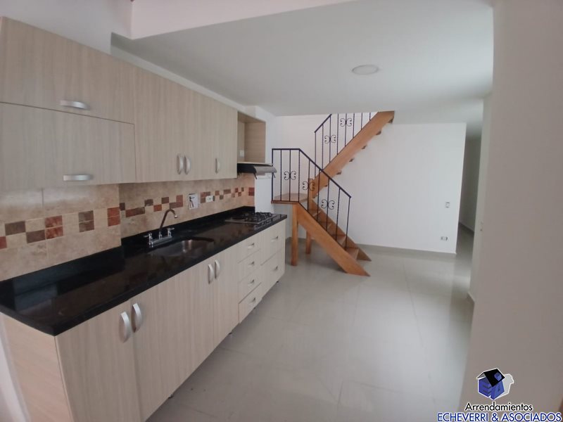 Apartamento disponible para Arriendo en Sabaneta Central Foto numero 1