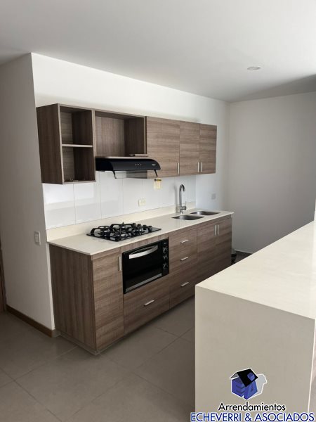 Apartamento disponible para Arriendo en Envigado con un valor de $3,900,000 código 6376