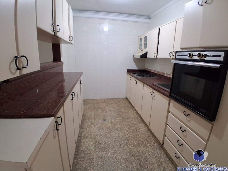 Casa-local disponible para Arriendo en Envigado Andalucia Foto numero 1