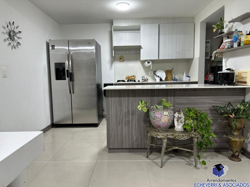 Apartamento disponible para Arriendo en Envigado con un valor de $3,600,000 código 7407