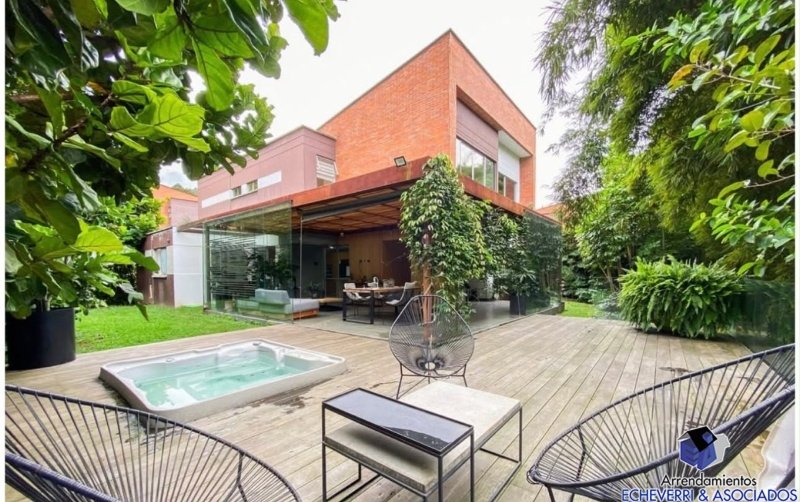 Casa disponible para Venta en Envigado Loma Del Escobero Foto numero 1