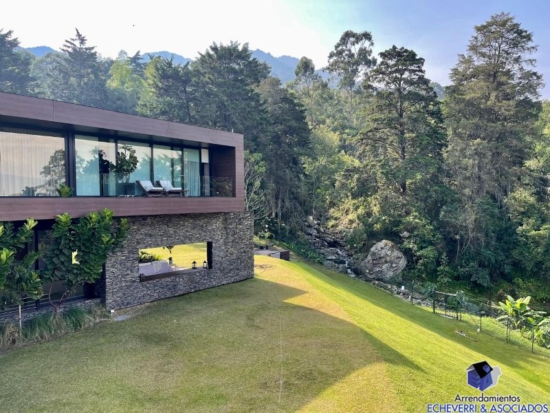 Casa disponible para Venta en Medellín Los Balsos Foto numero 1