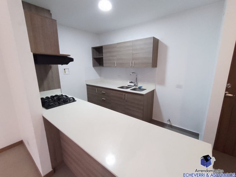 Apartaestudio disponible para Arriendo en Envigado Loma De Las Brujas Foto numero 1