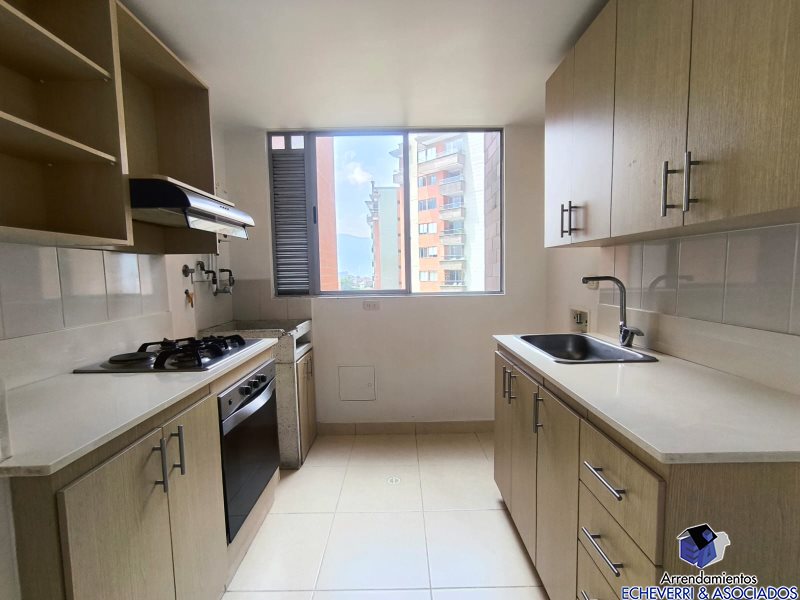 Apartamento disponible para Arriendo en Envigado con un valor de $3,500,000 código 7893