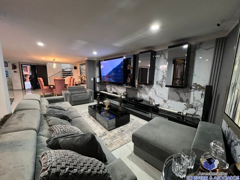 Casa disponible para Venta en Envigado El Chocho Foto numero 1