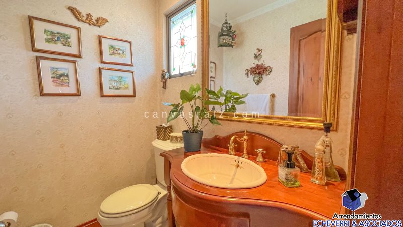 Casa disponible para Ambos en Medellín El Poblado Foto numero 1
