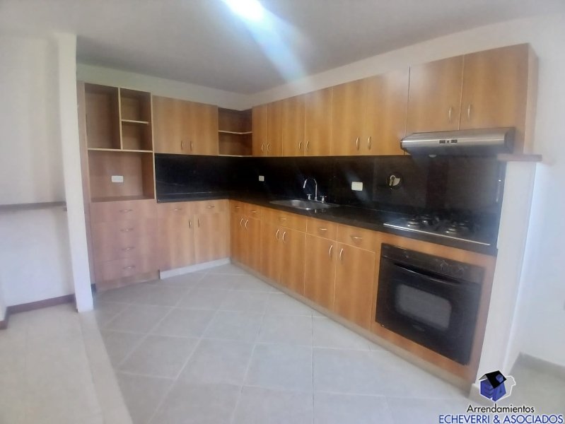 Apartamento disponible para Arriendo en Medellín Loma De Los Gonzalez Foto numero 1