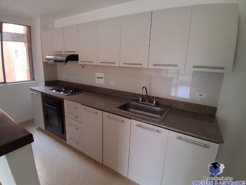 Apartamento disponible para Arriendo en Envigado con un valor de $4,200,000 código 8275