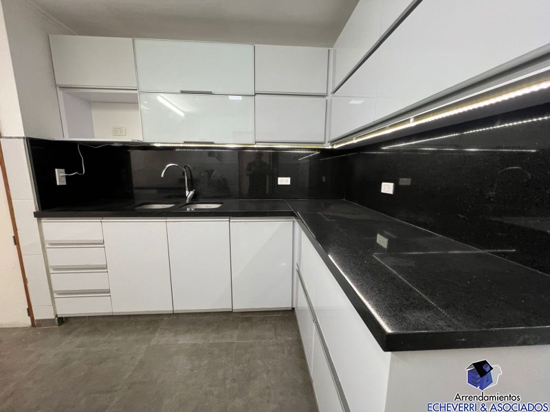 Casa disponible para Arriendo en Medellín Castropol Foto numero 1