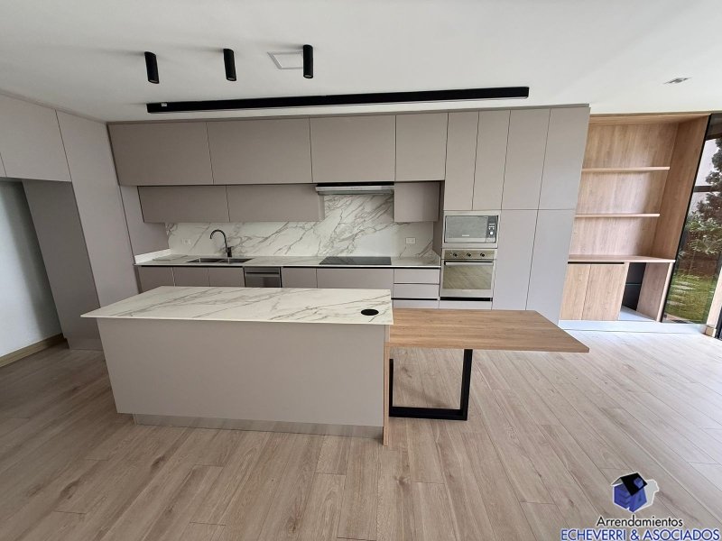 Casa disponible para Arriendo en Envigado La Intermedia Foto numero 1