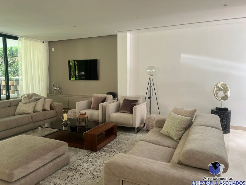 Casa disponible para Arriendo en Envigado El Chocho Foto numero 1