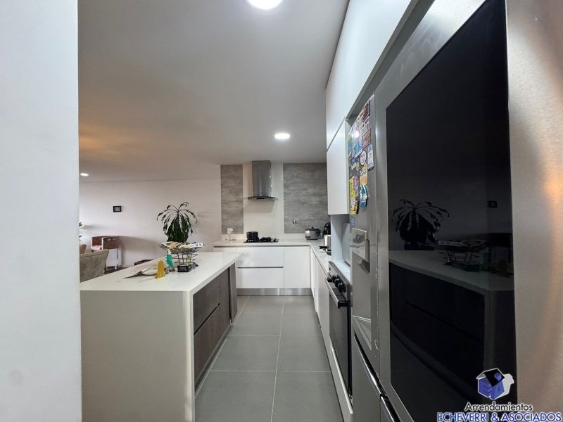 Apartamento disponible para Ambos en Envigado con un valor de $7,500,000 - $2,200,000,000 código 7909