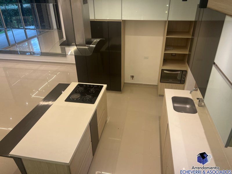 Casa disponible para Arriendo en Medellín San Lucas Foto numero 1
