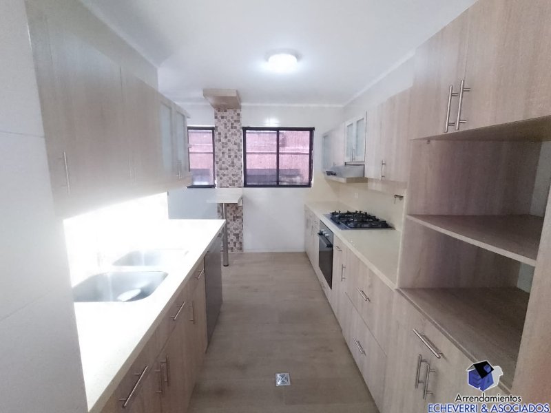 Casa disponible para Venta en Medellín Los Balsos Foto numero 1