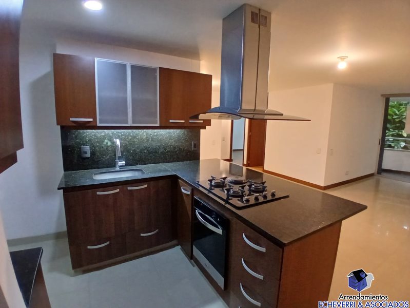 Apartamento disponible para Arriendo en Envigado Cumbres Foto numero 1