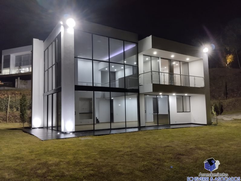 Casa disponible para Ambos en Envigado Loma Del Escobero Foto numero 1