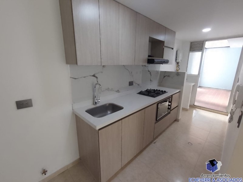 Apartamento disponible para Arriendo en Envigado con un valor de $3,900,000 código 8273