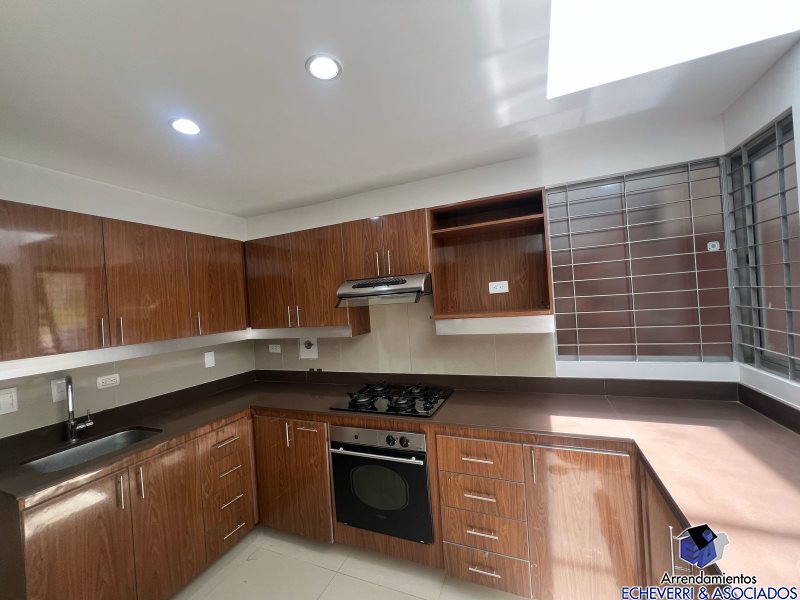 Casa disponible para Ambos en Envigado San Lucas Foto numero 1