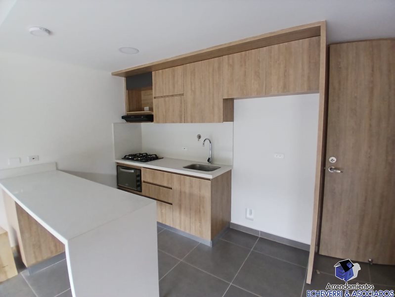 Apartaestudio disponible para Arriendo en Envigado Loma Del Escobero Foto numero 1