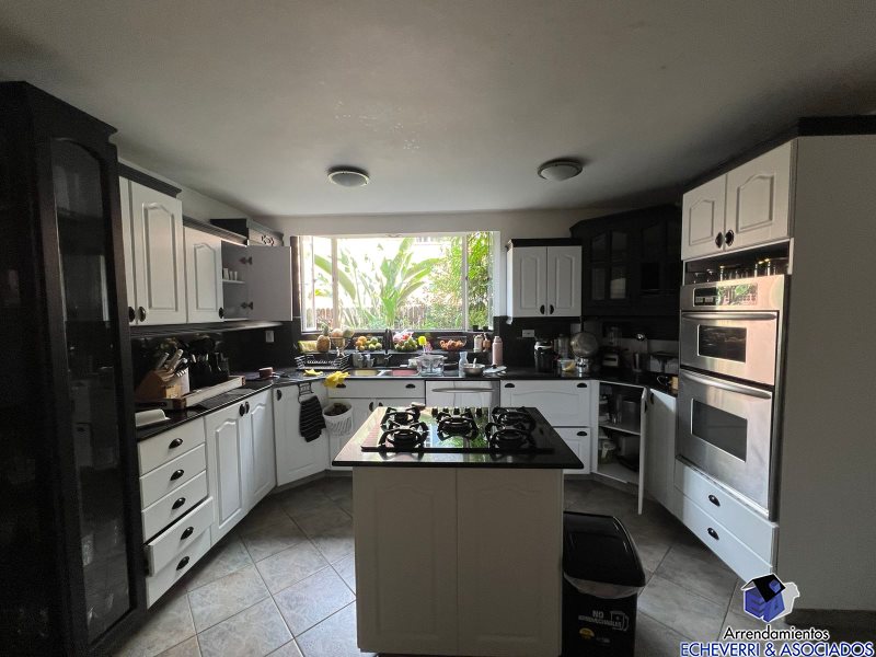 Casa disponible para Venta en Envigado Benedictinos Foto numero 1