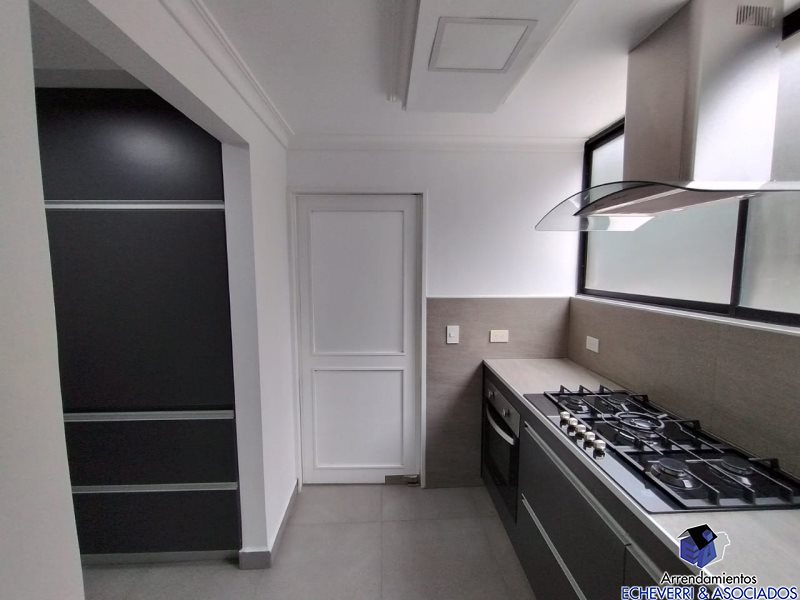 Apartamento disponible para Ambos en Medellín Loma Los Parra Foto numero 1