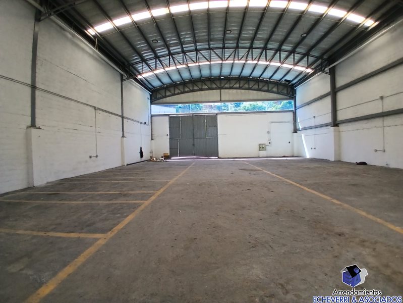 Bodega disponible para Arriendo en Caldas Caldas Foto numero 1