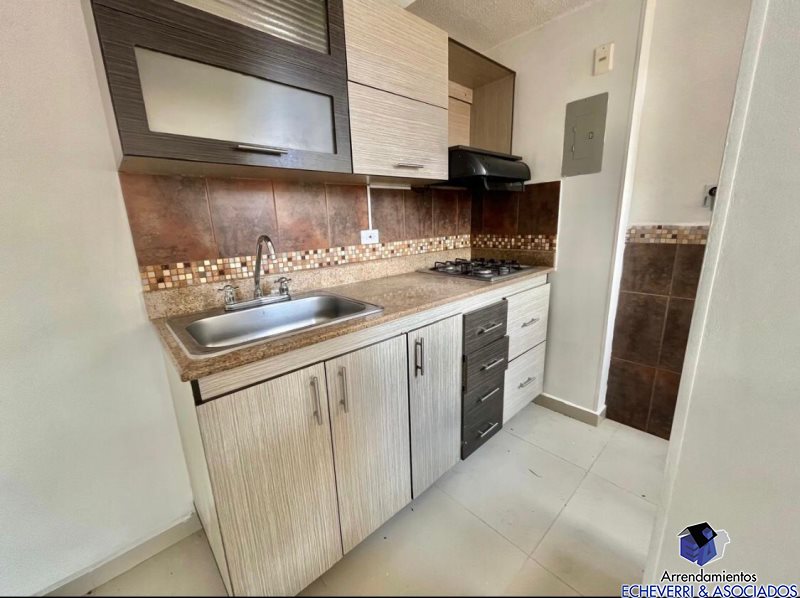 Apartamento disponible para Arriendo en Medellín Loma Los Bernal Foto numero 1