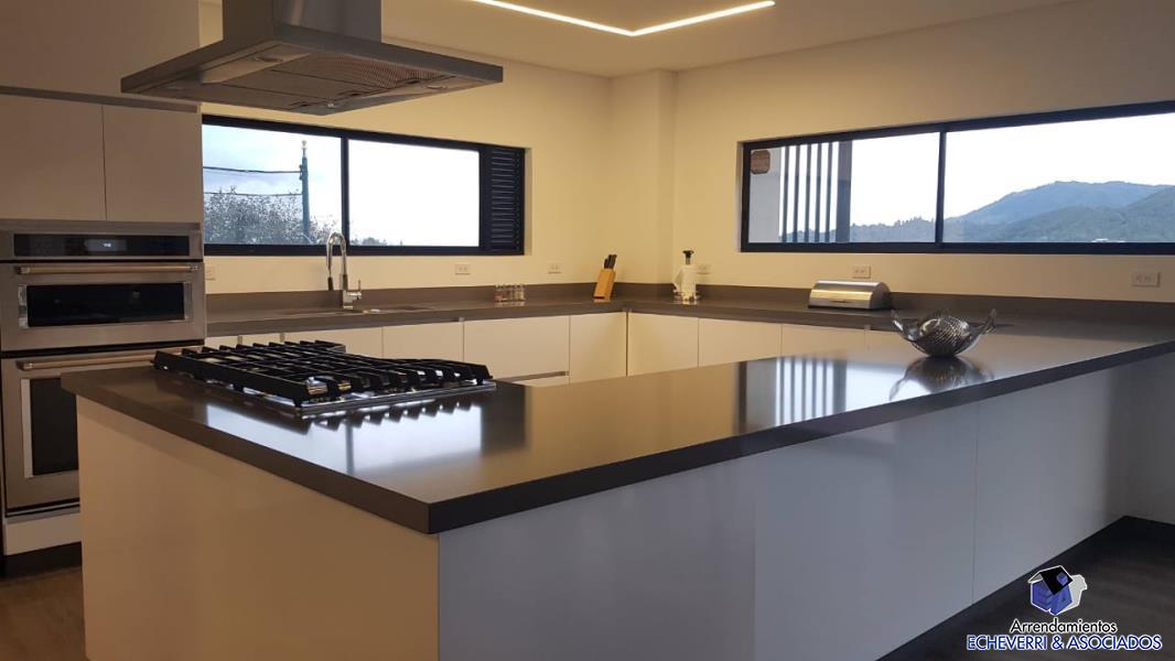 Casa disponible para Venta en Envigado Loma Del Escobero Foto numero 1